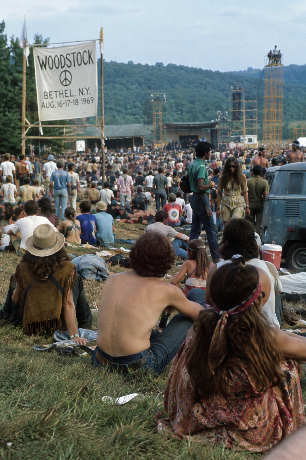 Period-Accurate 1969 Crowd Scene