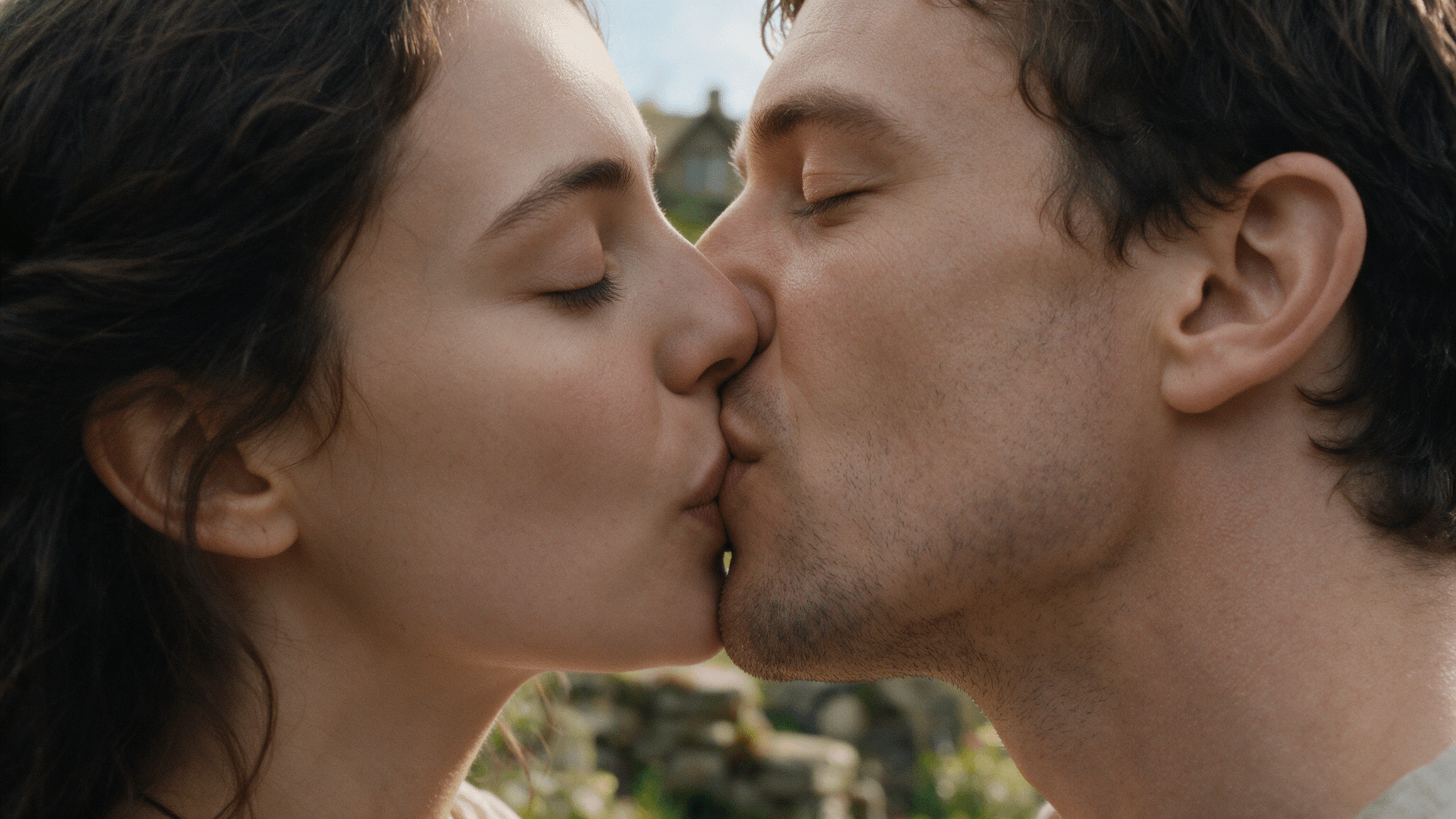 Natural Kiss Placement