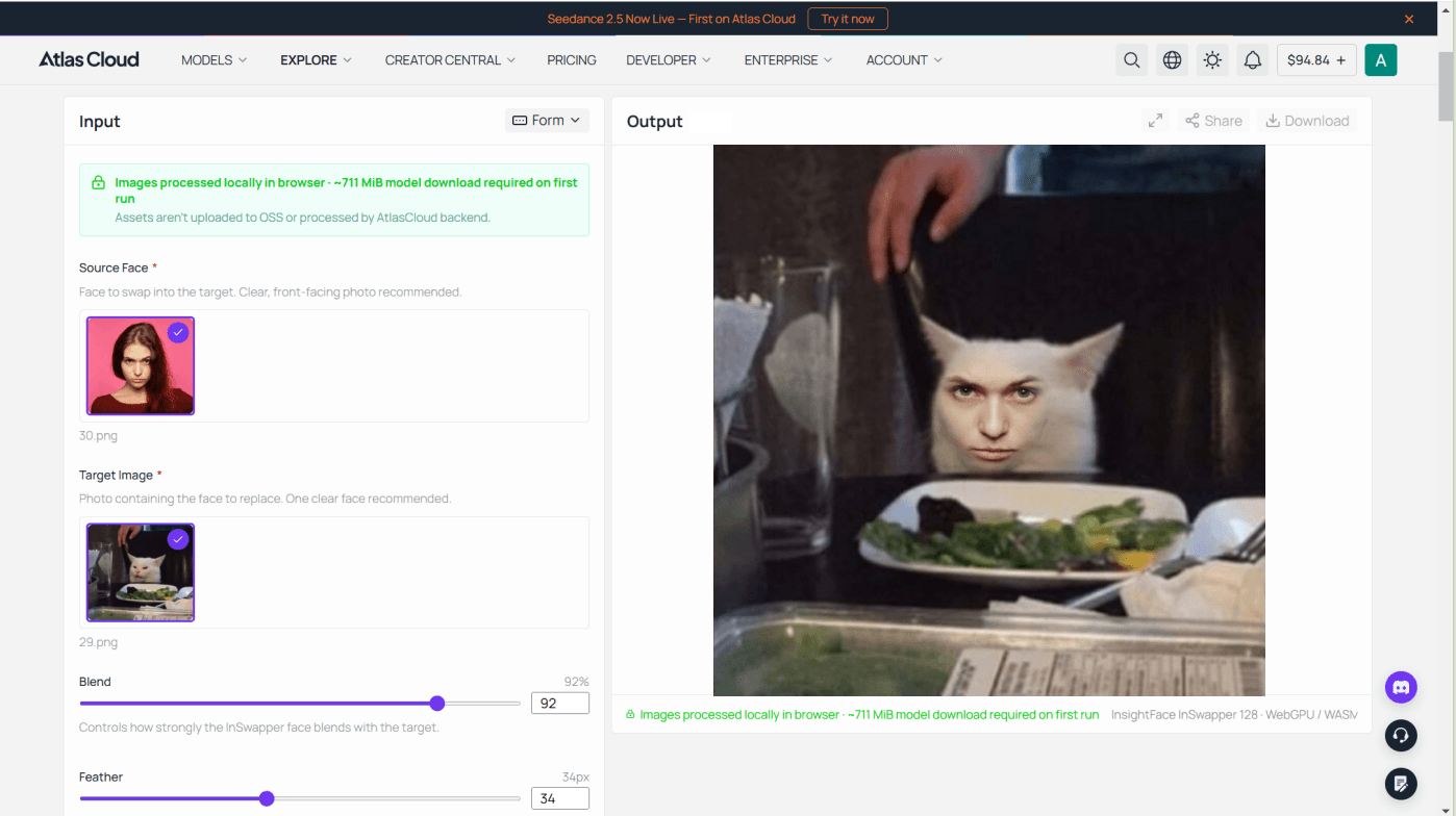 Công cụ Swap Face miễn phí đang tái tạo con mèo meme đã hòa trộn với một khuôn mặt mới, với các thanh trượt Blend và Feather bên cạnh kết quả.
